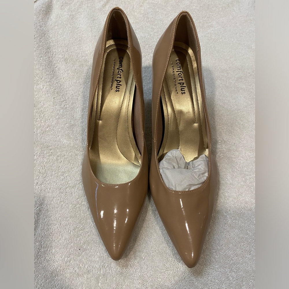 Comfort plus by Predictions women’s size 13 nude/beige heel. Worn once. No box.